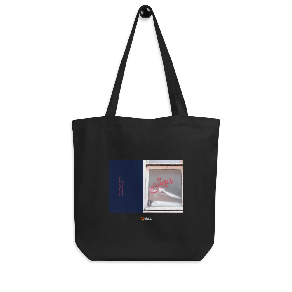 Tote Bag noir en coton Bio EoZ Créations Originales « Peut-être que demain… » accroché