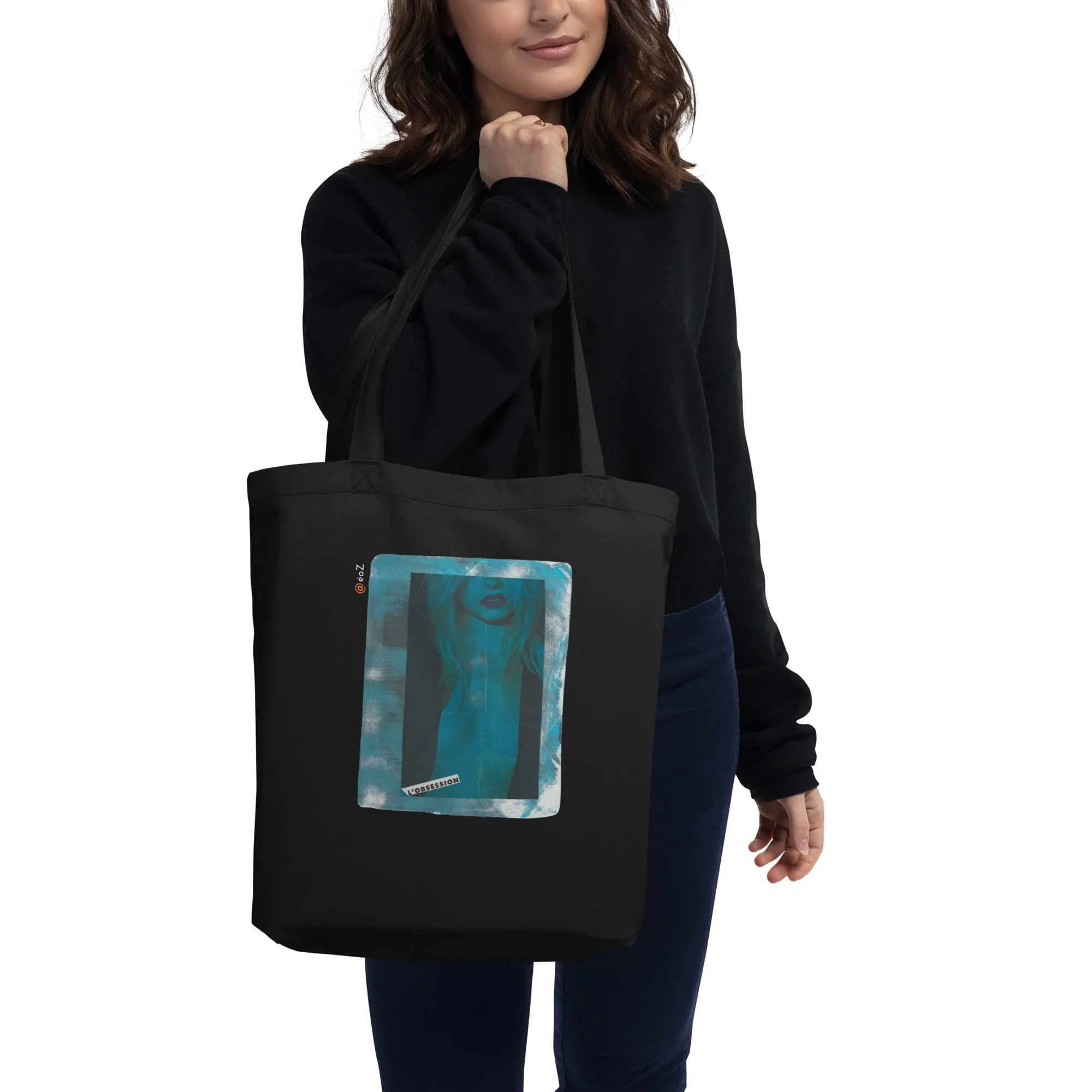 Tote Bag noir en coton Bio EoZ Créations Originales "Obsession" porté
