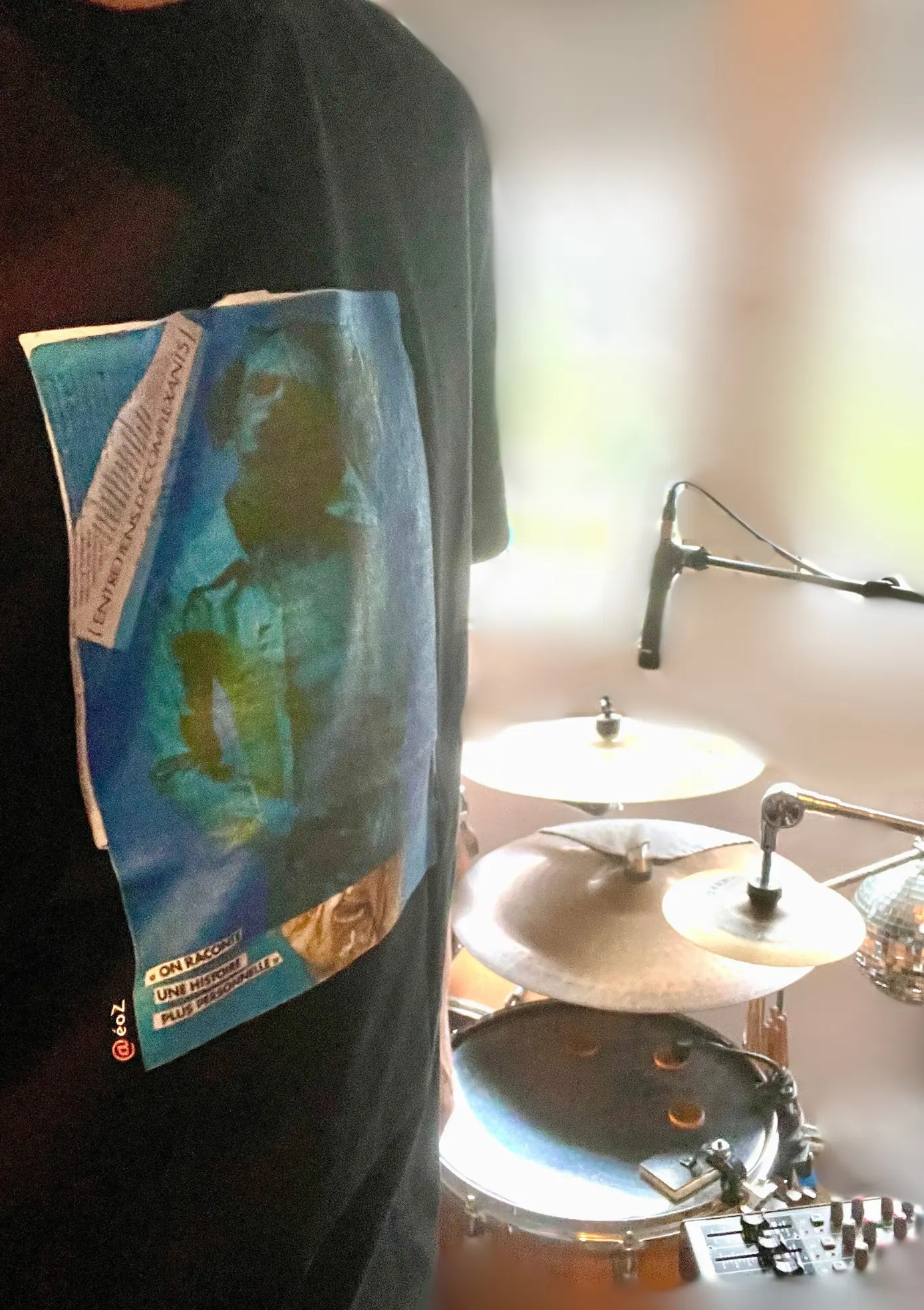 Jean-Christophe F. porte le t-shirt unisexe "Boy Bleu" Jean-Christophe F. porte le t-shirt unisexe "Boy Bleu"