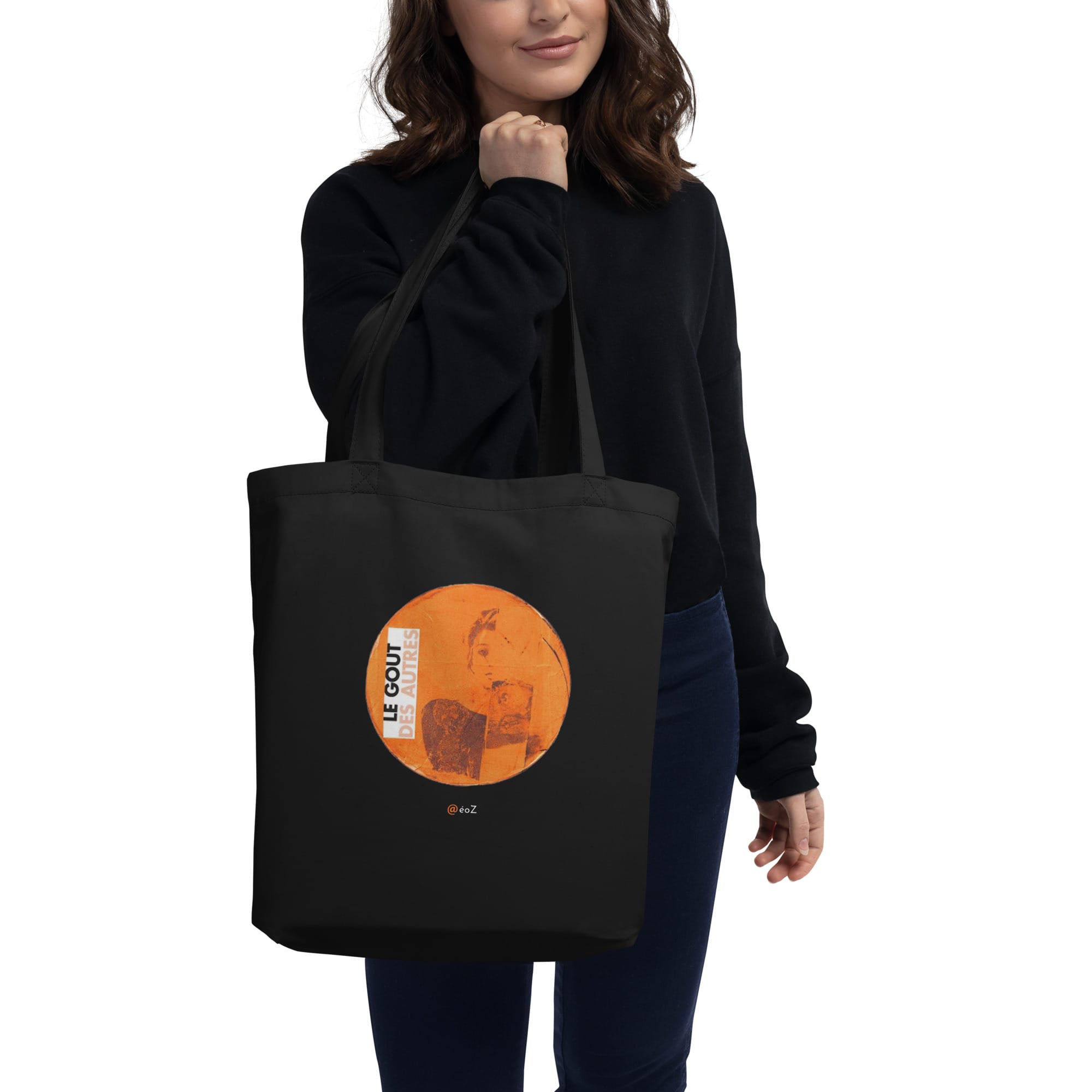 Tote Bag Bio EoZ Créations Originales “Le Goût des Autres” porté