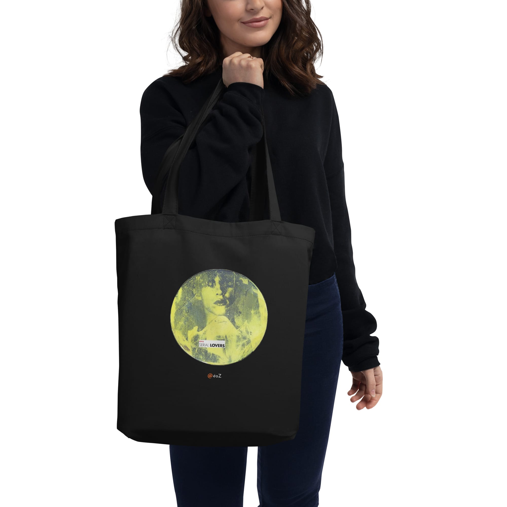 Tote Bag Bio EoZ Créations Originales “Serial Lovers” porté